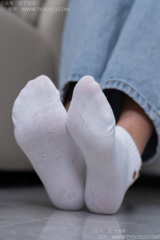 甜予摄影 NO.163 娃娃-板鞋、白棉袜、裸足[130P/2V/9.83GB]插图3