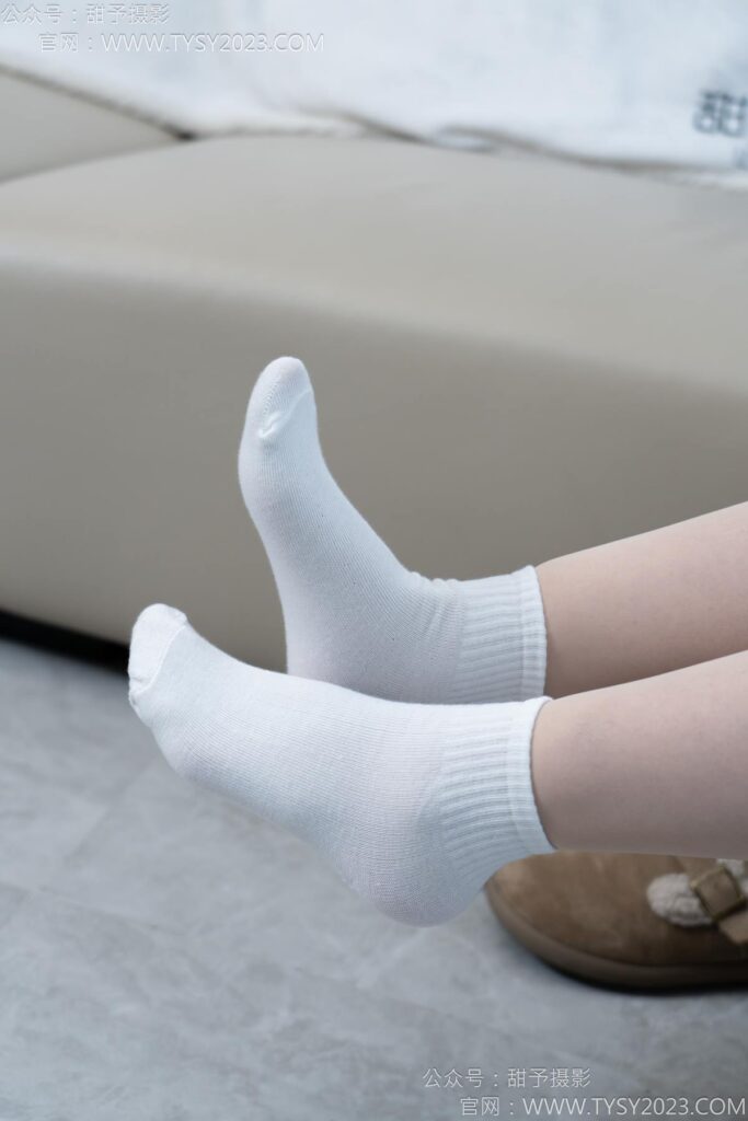 甜予摄影 NO.173 小葵-棉鞋、白棉袜、薄肉丝[135P/2V/10.0GB]插图3