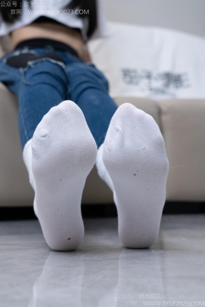 甜予摄影 NO.179 珞珞-高跟鞋、板鞋、人字拖、白棉袜[129P/2V/11.3GB]插图2