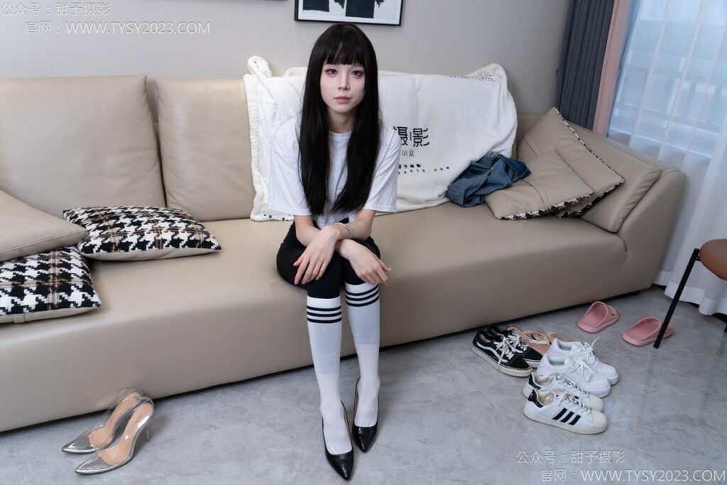 甜予摄影 NO.179 珞珞-高跟鞋、板鞋、人字拖、白棉袜[129P/2V/11.3GB]-无料摄影圈