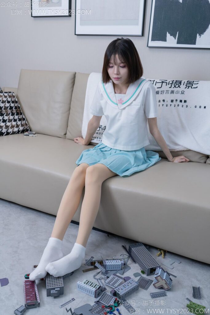 甜予摄影 NO.182 珞珞-板鞋、白棉袜、厚肉丝、小人国剧情[134P/2V/10.5GB]插图3