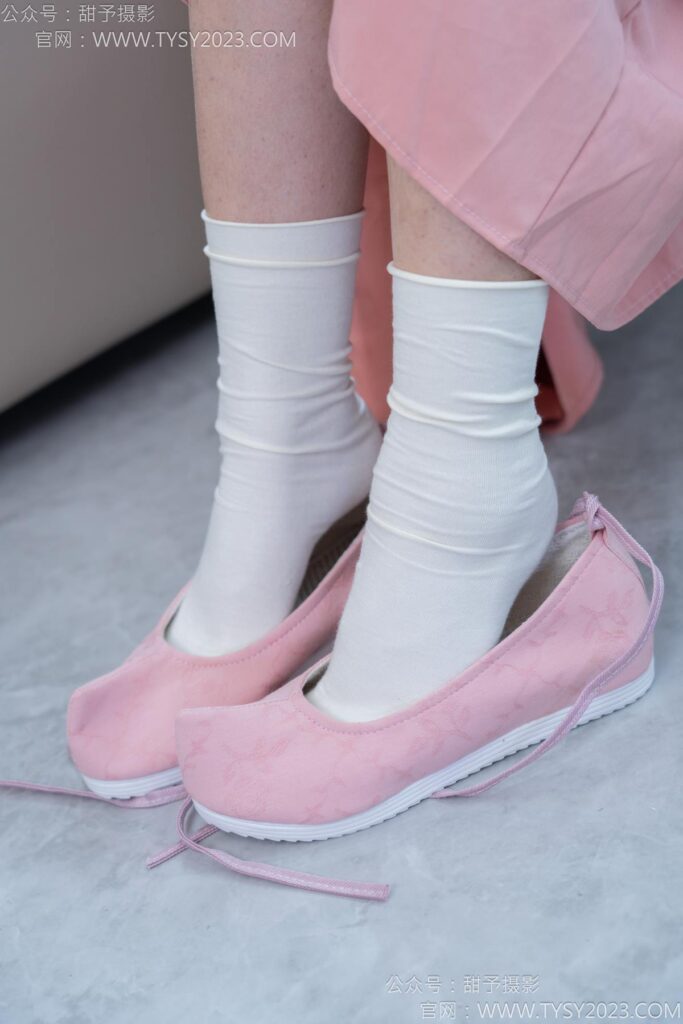 甜予摄影 NO.183 知知-布鞋、白棉袜、裸足[148P/2V/12.1GB]插图2