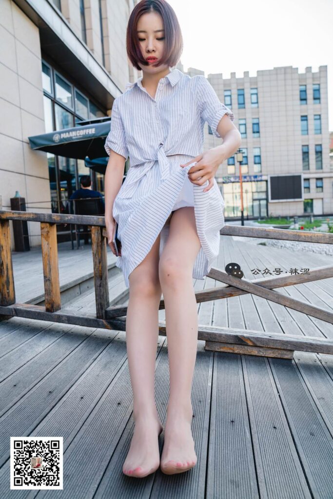 袜涩写真 VOL.011 肉色丝袜白色连衣裙 [34P/636MB]插图3