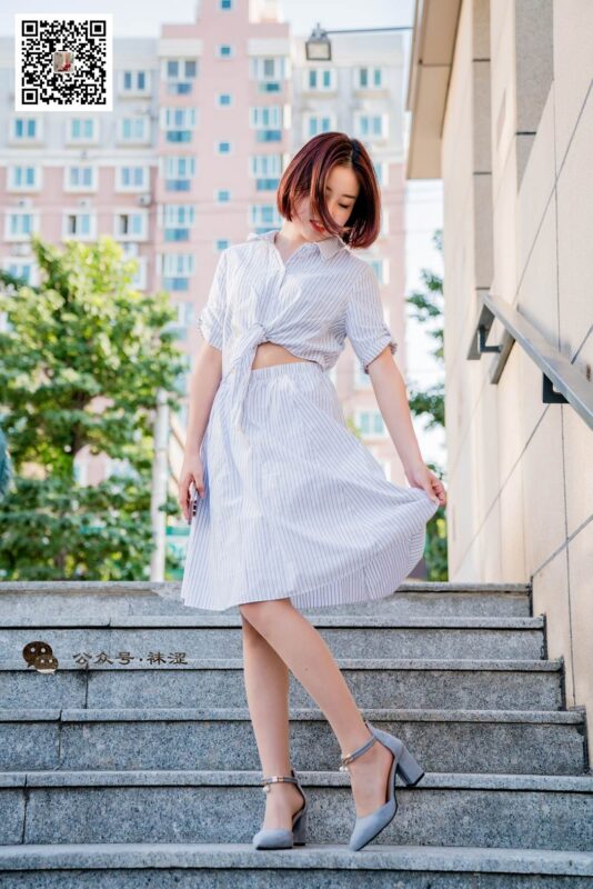 袜涩写真 VOL.011 肉色丝袜白色连衣裙 [34P/636MB]-无料摄影圈