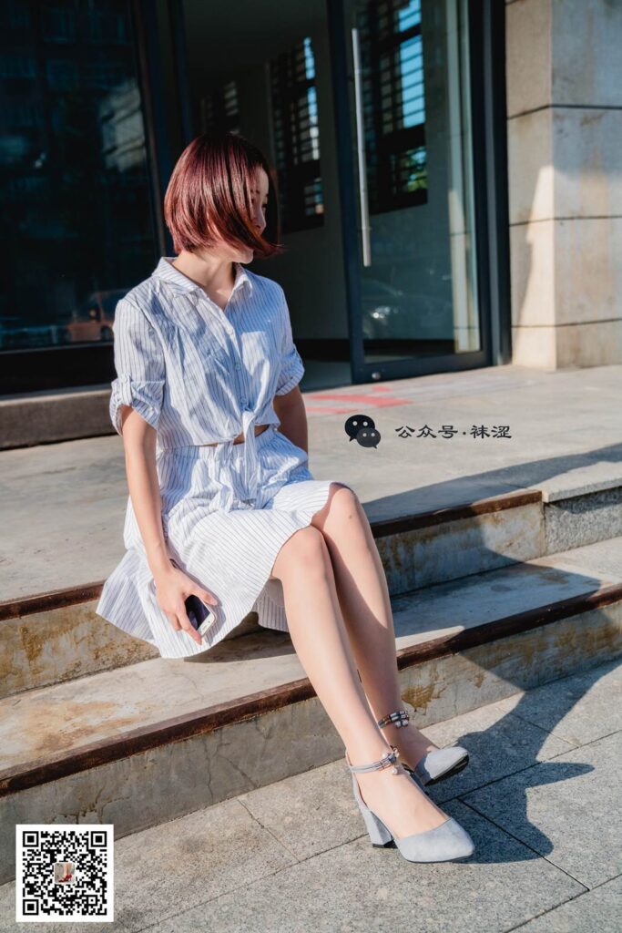 袜涩写真 VOL.011 肉色丝袜白色连衣裙 [34P/636MB]插图1