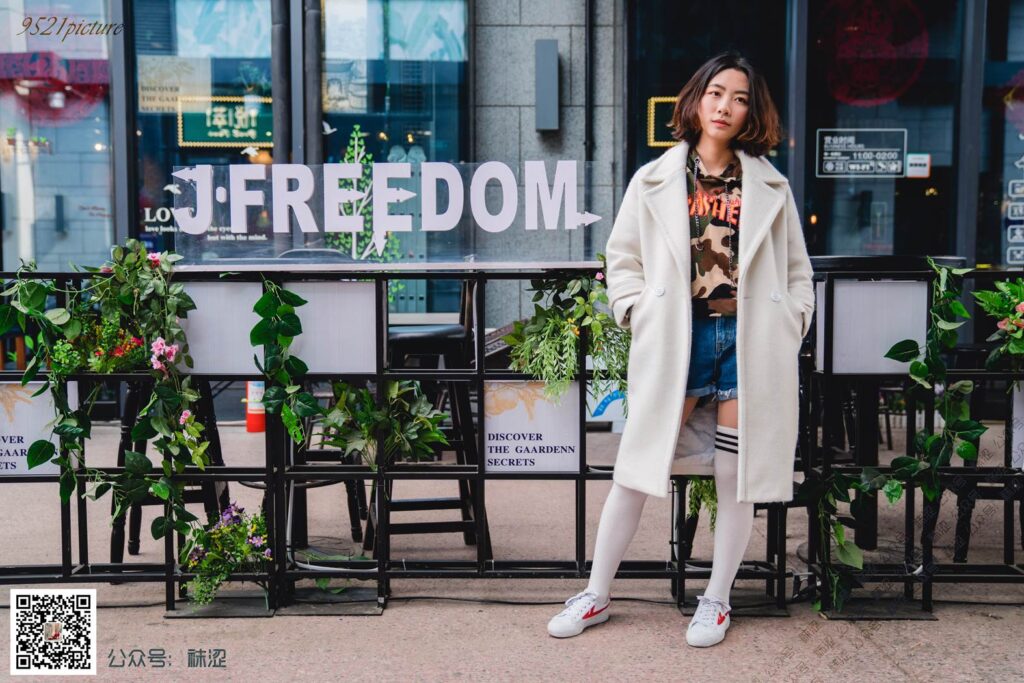 袜涩写真 VOL.022 雪梨肉丝搭白色过期袜 [48P/1V/1.48G]插图1