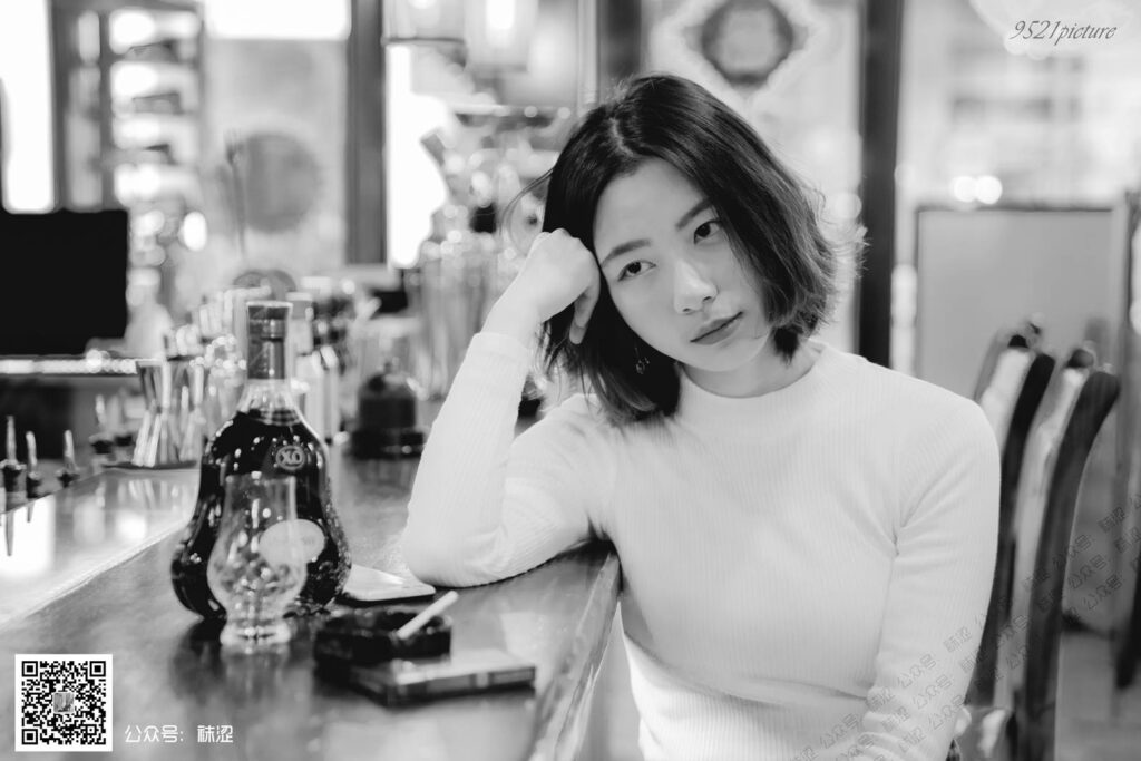 袜涩写真 VOL.024 雪梨复古套装天鹅绒丝袜 [54P/1.38G]插图1