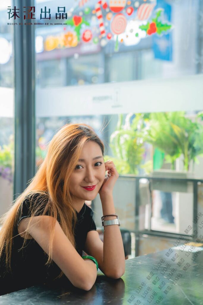 袜涩写真 VOL.029 雪梨 粉色百褶裙肤色天鹅绒丝袜 [47P/981MB]插图2