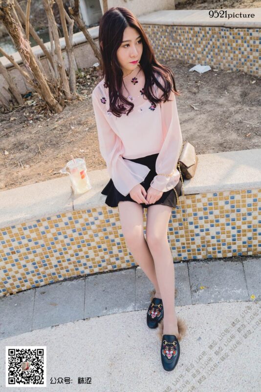 袜涩写真 VOL.031-伟伟的黑色小短裙 [30P/615MB]-无料摄影圈