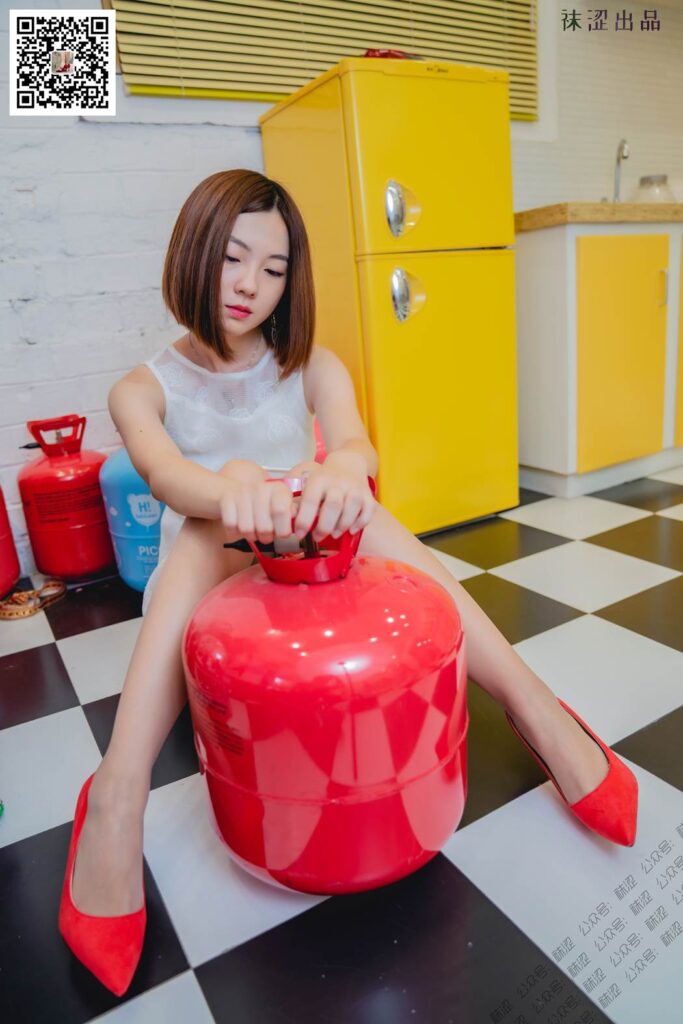 袜涩写真 VOL.033-可心-黑色绑带高跟鞋 [73P/1V/639MB]插图1