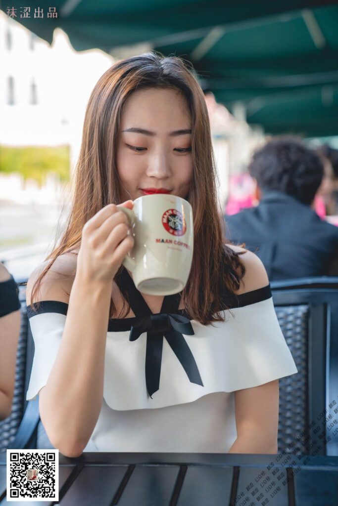 袜涩写真 VOL.036-乐乐在公园（丝袜falke12）[59P/1V/902M]插图2