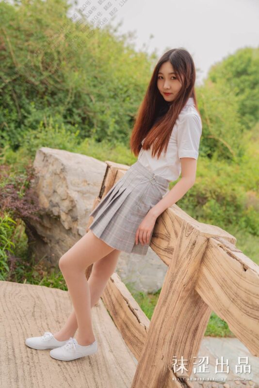 袜涩写真 VOL.042 安妮室外秀丝 [40P/801MB]-无料摄影圈