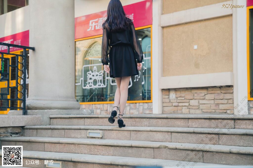 袜涩写真 VOL.049 乐乐水晶高跟鞋 [55P/955MB]插图1