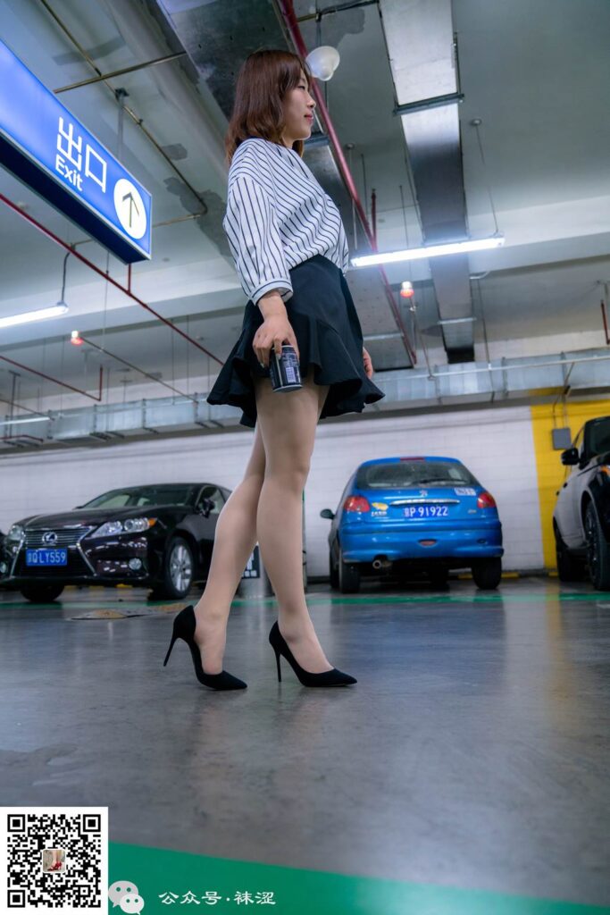 袜涩写真 VOL.061 空乘-小帆 [51P/1V/1.08G]插图1