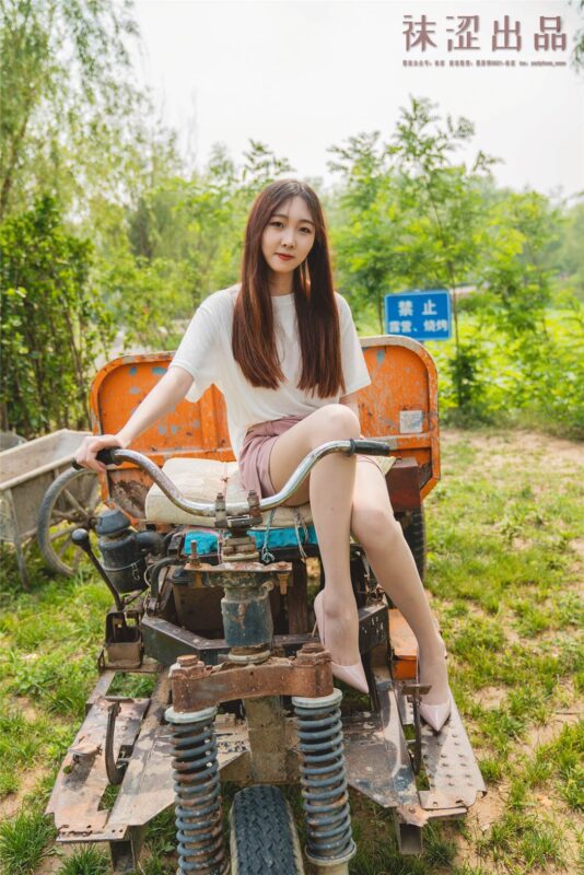 袜涩写真 VOL.066 思甜 呼吸小院 [60P/0.99G]-无料摄影圈