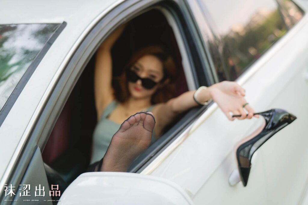 袜涩写真 VOL.071 某车之家-刘哈哈 [59P/191MB]插图2