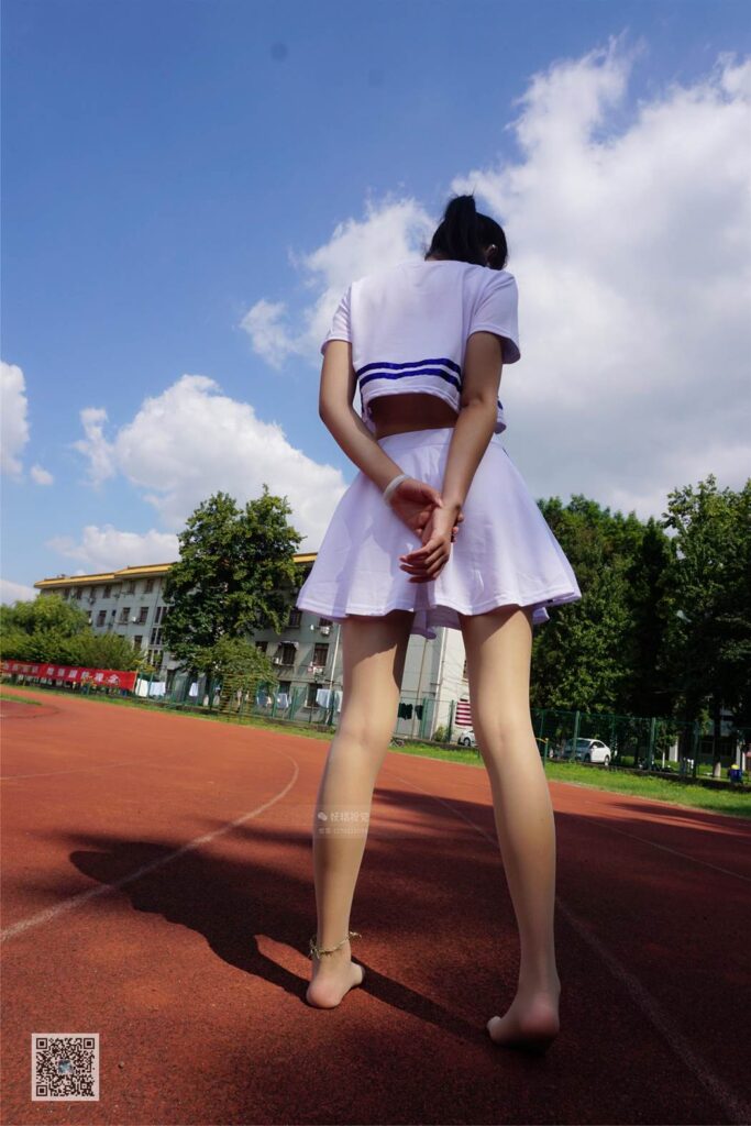 妖精视觉@NO.008 甜甜 娇柔体育场肉丝 [73P/68.3MB]插图1