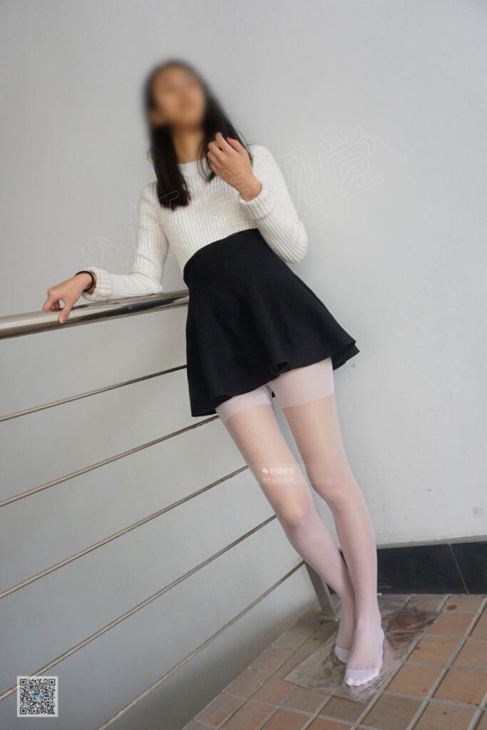 妖精视觉@NO.044 诗诗 风吹起 盼回家 白丝袜 [66P/25.3MB]插图1