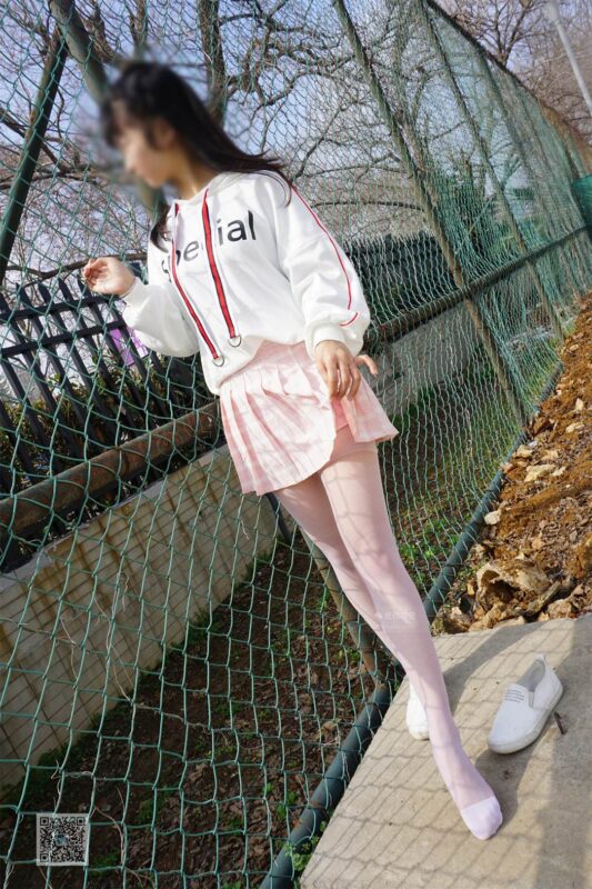 妖精视觉@NO.053 妮妮 白丝裙底“小裤裤” [33P/34MB]-无料摄影圈