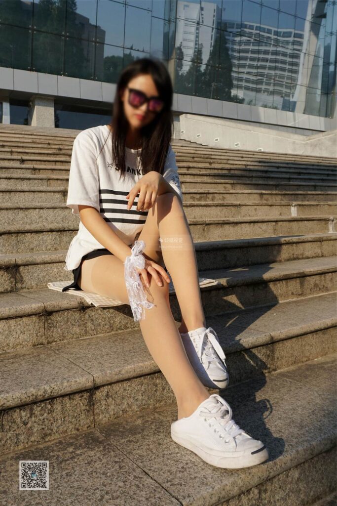 妖精视觉@NO.084 芸芸 台阶上的肉丝 [64P/48.6MB]插图1