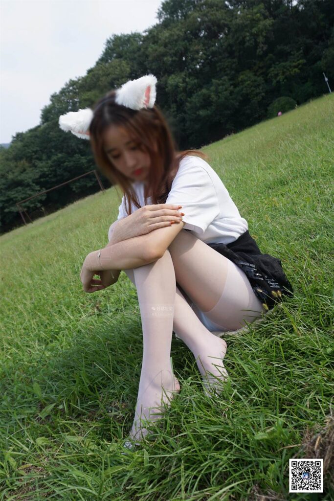 妖精视觉 NO.098 粥粥 狐狸师妹的兽耳白丝 [73P/69.6MB]插图3