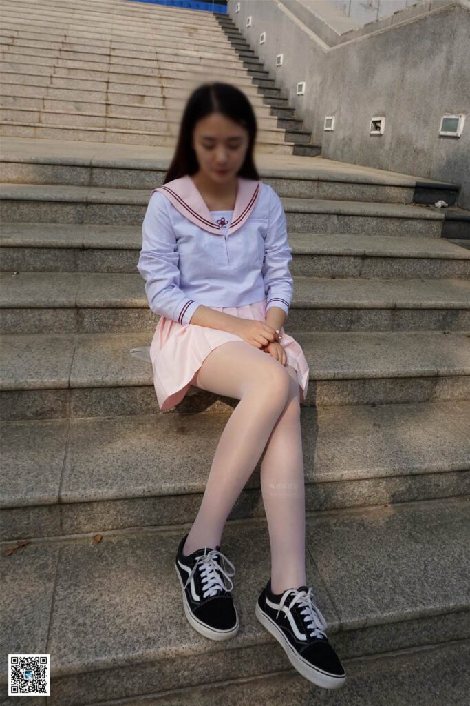 妖精视觉 NO.106 苏苏 初冬的学院白丝袜 [65P/61.9MB]插图2