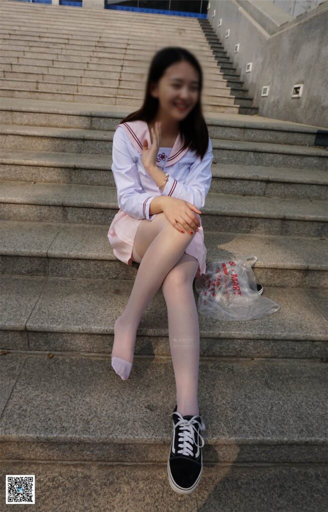 妖精视觉 NO.106 苏苏 初冬的学院白丝袜 [65P/61.9MB]插图3