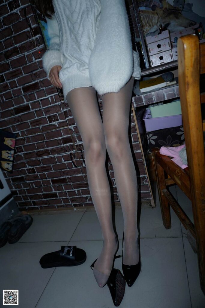 妖精视觉 NO.124 小茶 学妹的两双丝袜 [65P/51.7MB]插图2