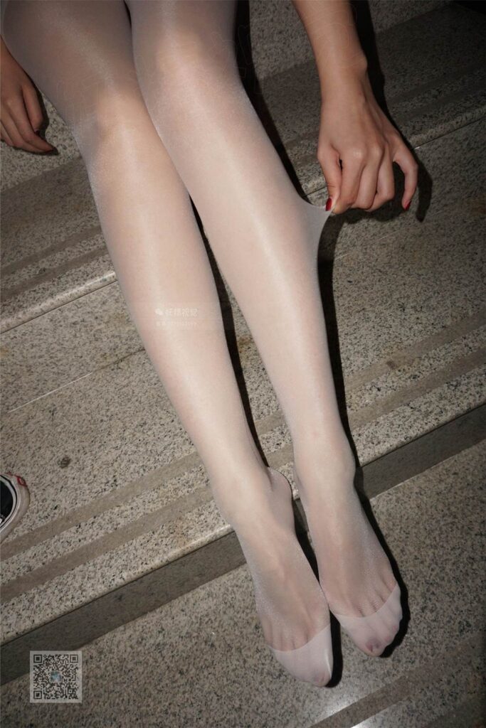 妖精视觉 NO.120 妖妖 穿拖鞋的丝袜仙女 [39P/20.5MB]插图2