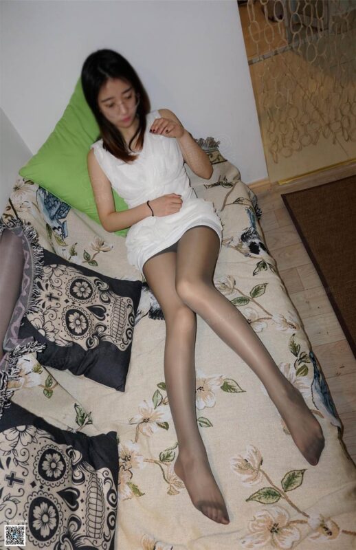 妖精视觉 NO.165 vivi 什么是【5D，512针】丝袜？[69P/80.2MB]-无料摄影圈