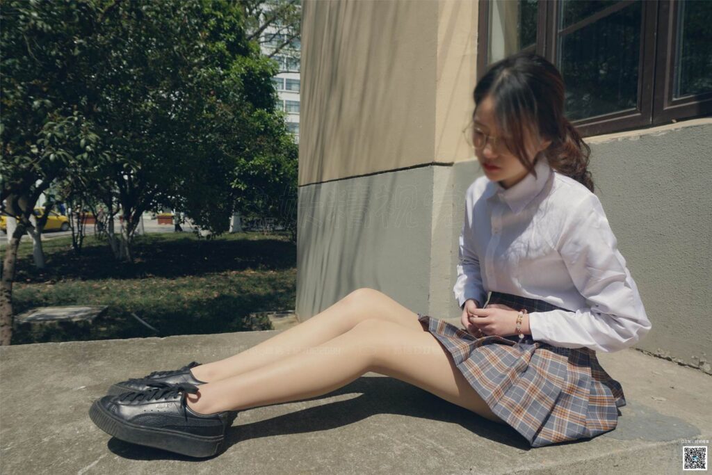 妖精视觉 NO.206 软软 阳光下的软妹纸 [65P/90MB]插图2