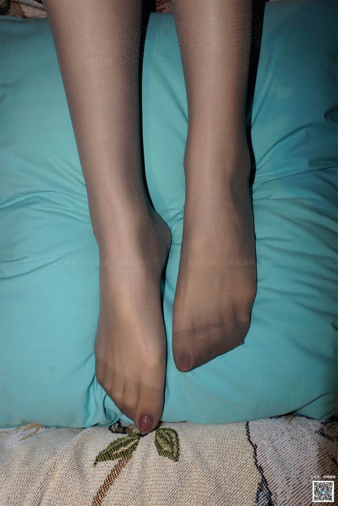 妖精视觉 NO.217 vivi  什么是【5D，512针】丝袜？ [69P/80MB]插图1