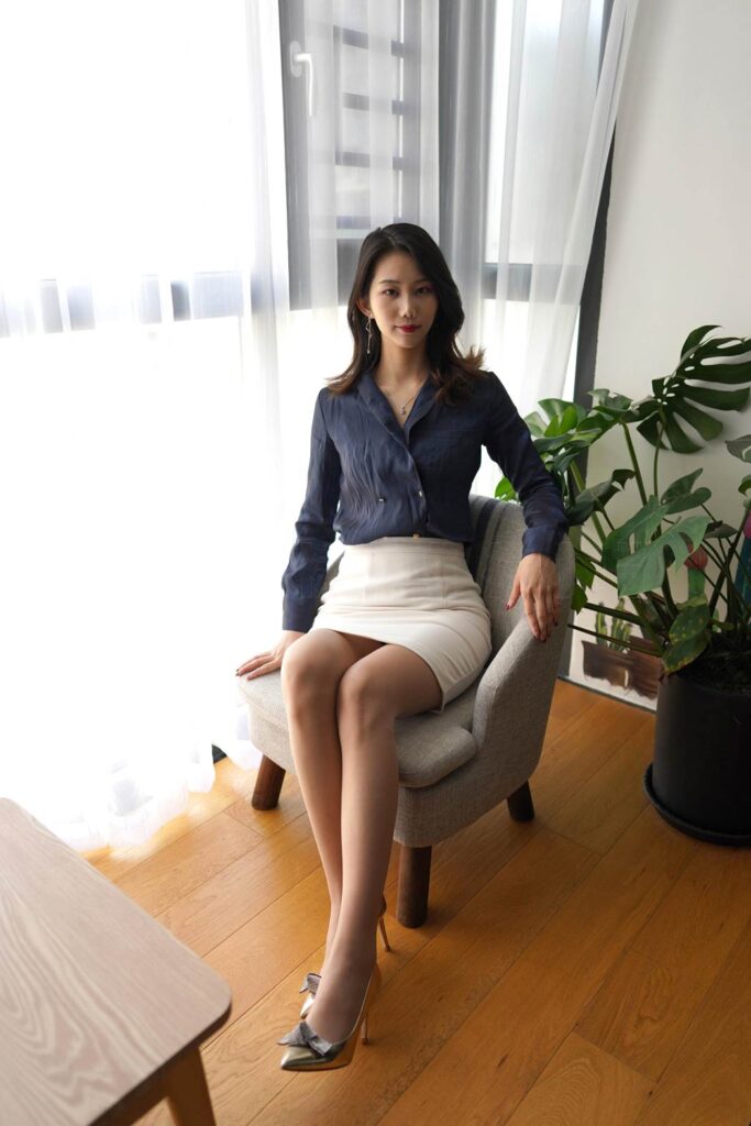 [壹吻映画]2021.01.08 YW002 《雅妍-清爽职业装》[95P/1V/412MB]插图1