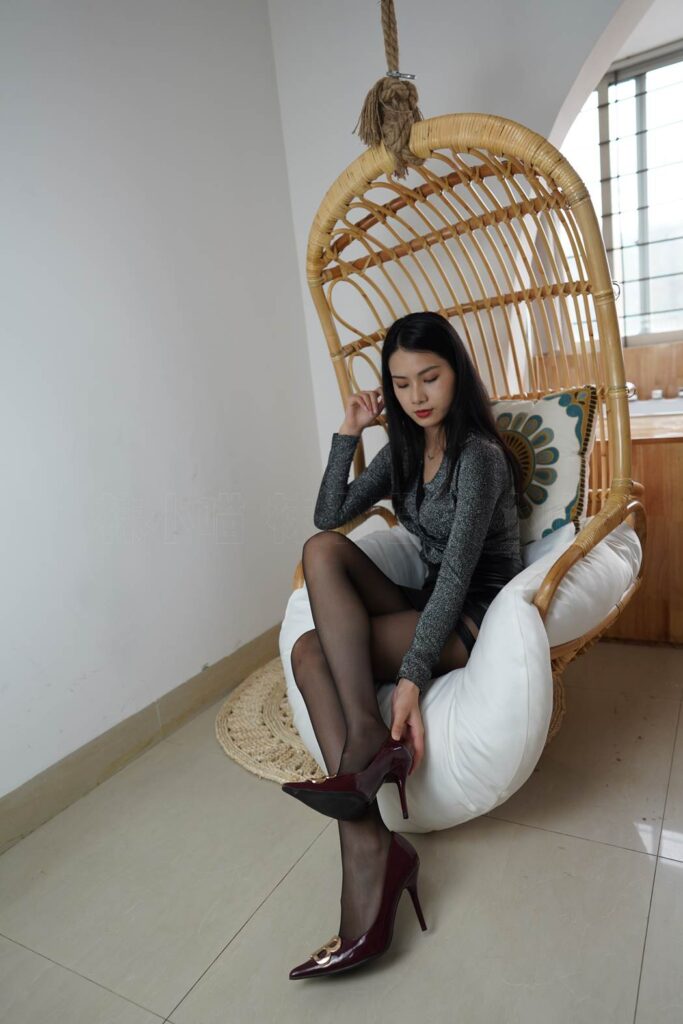 [壹吻映画]YW025《黑色的》梦梦 [99+1P/1V/1.31G]插图2