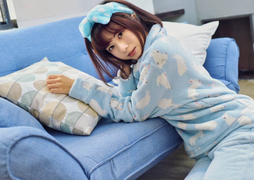 制服の女生 NO.005 方唯真 OL黑丝[29P/328MB]插图2