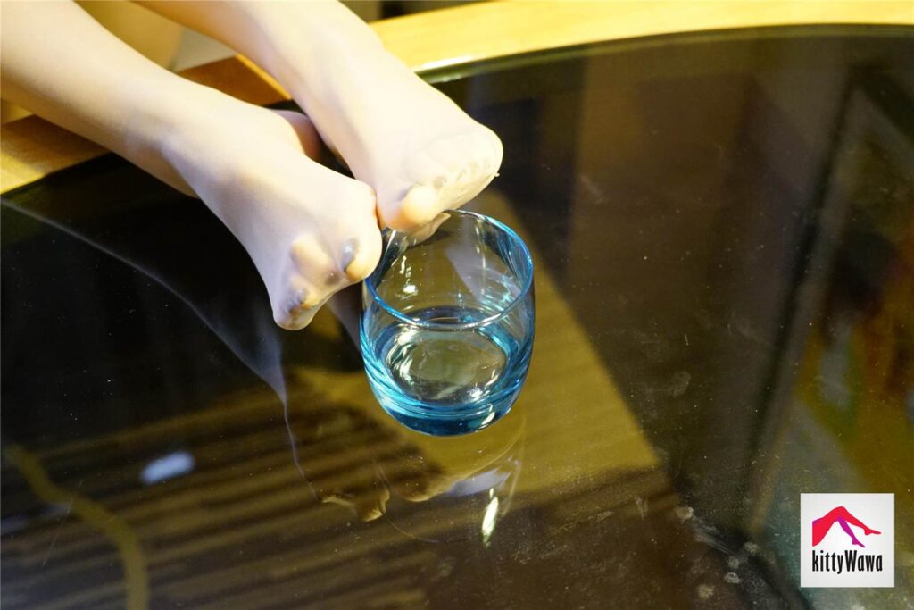 [kittyWawa袜小喵] KT014《一女两杯》[99P/22MB]插图2