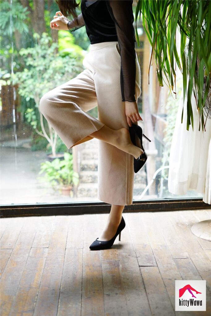 [kittyWawa袜小喵] KT022《阔腿裤里的秘密》[99P/25MB]插图2