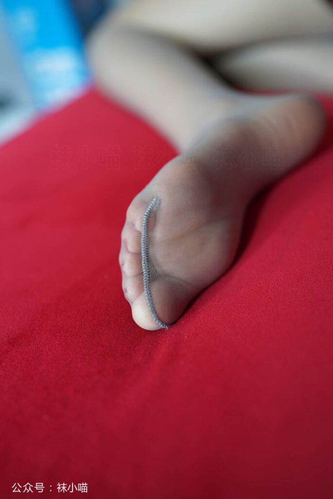 [kittyWawa袜小喵] KT122《微醺的酒红色》[59P/47MB]插图3