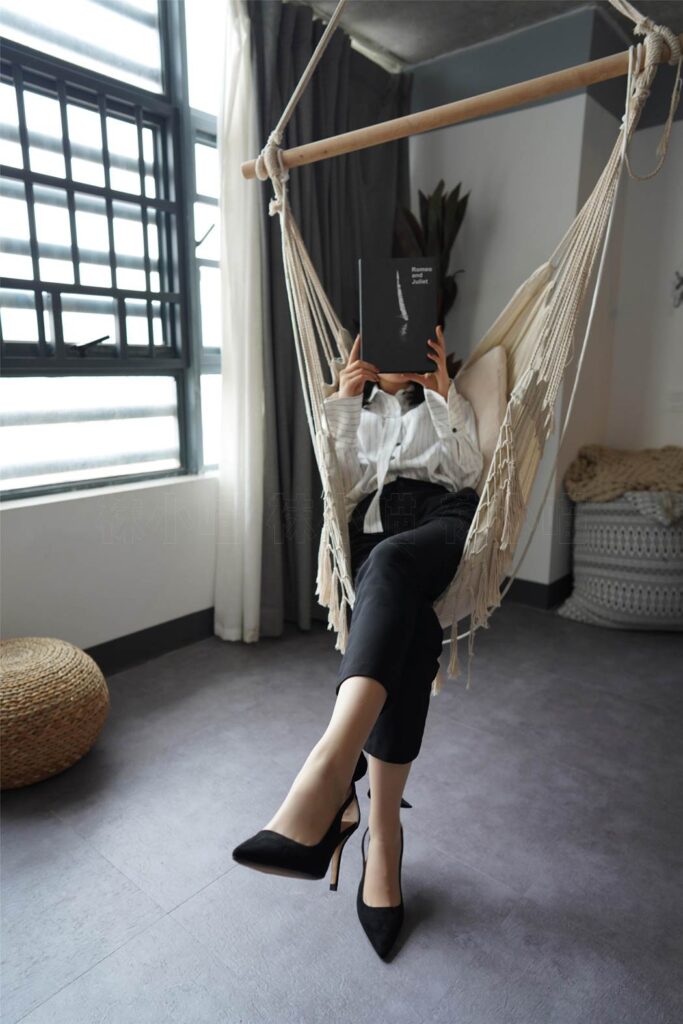 [KittyWawa袜小喵]KT168 《吃我一脚》[60P/75.5MB]插图2