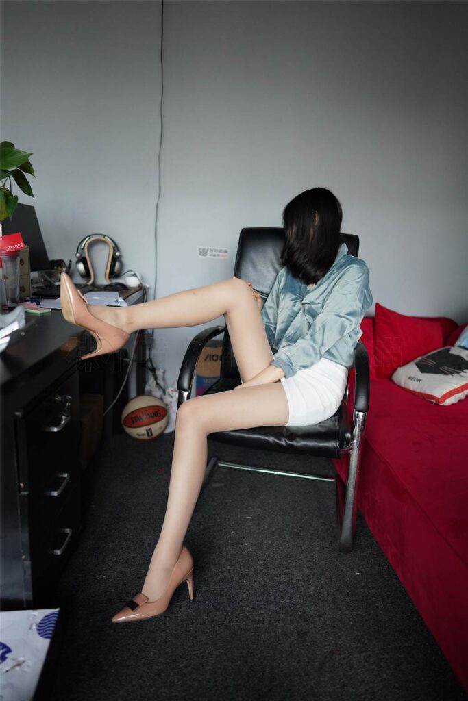 [KittyWawa袜小喵]KT186《沉迷L总监》[59P/66.7MB]插图2