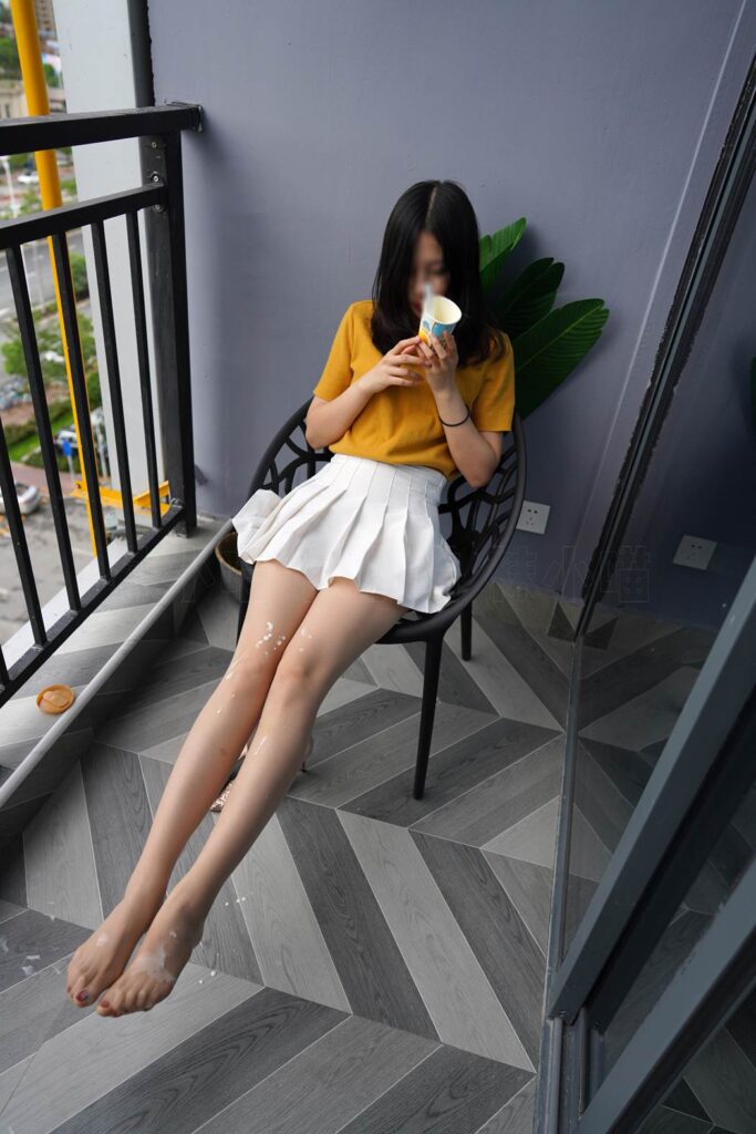 [KittyWawa袜小喵]KT194《滴到腿上了》[59P/107MB]插图2