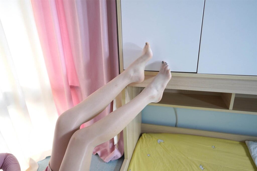 [KittyWawa袜小喵]KT231《亮丝粉嫩暴击》[95P/235MB]插图3