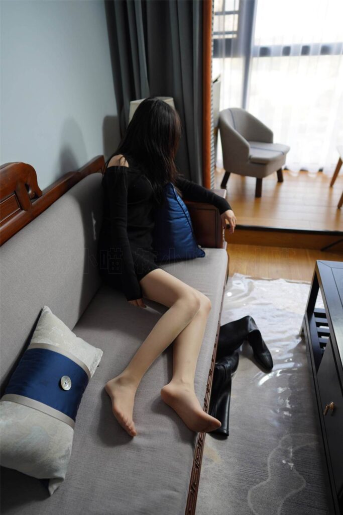 [kittyWawa袜小喵]KT264《黑短裙与靴》[100P/107MB]插图2