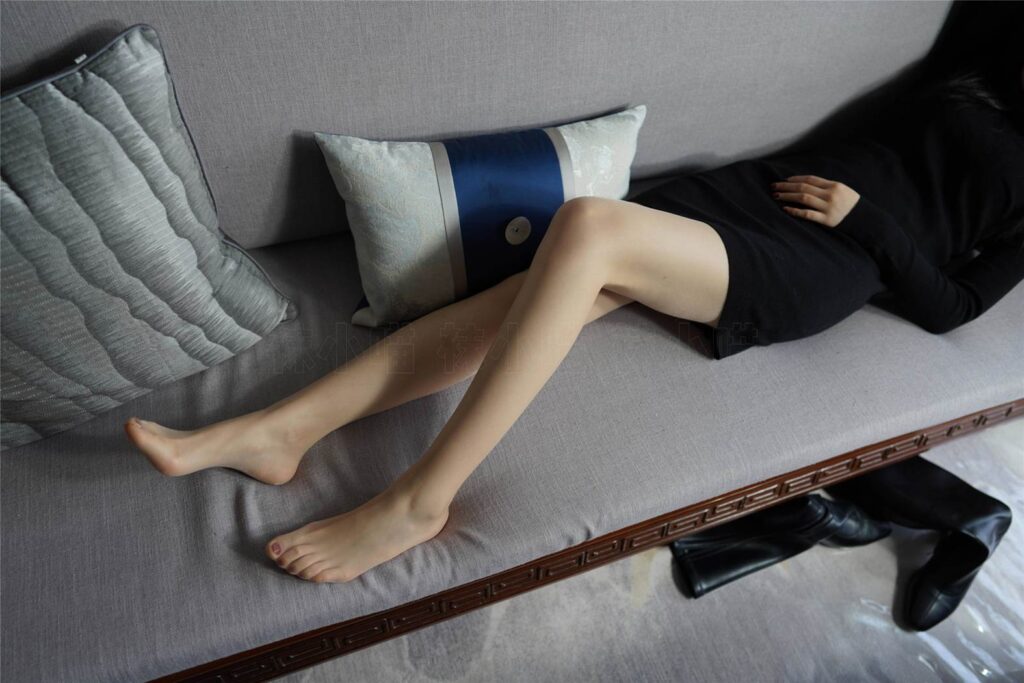 [kittyWawa袜小喵]KT264《黑短裙与靴》[100P/107MB]插图1