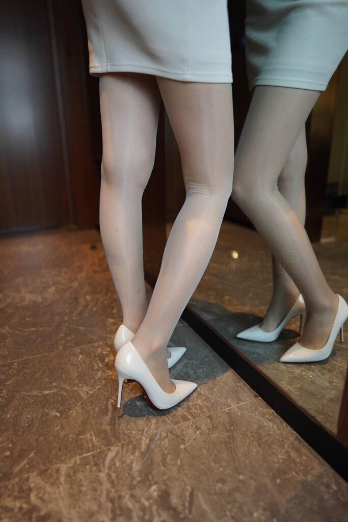 [kittyWawa袜小喵]KT296 对视 [77P/140MB]插图2