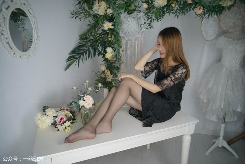 [高丝女子图鉴]袜小喵×一丝幻想 NZ013 小唯[59P/55MB]插图1