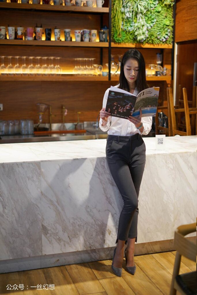 [高丝女子图鉴]袜小喵×一丝幻想 NZ.036 茜茜 [59P/65MB]插图1