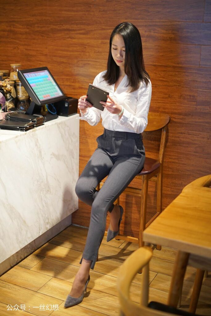 [高丝女子图鉴]袜小喵×一丝幻想 NZ.036 茜茜 [59P/65MB]插图2