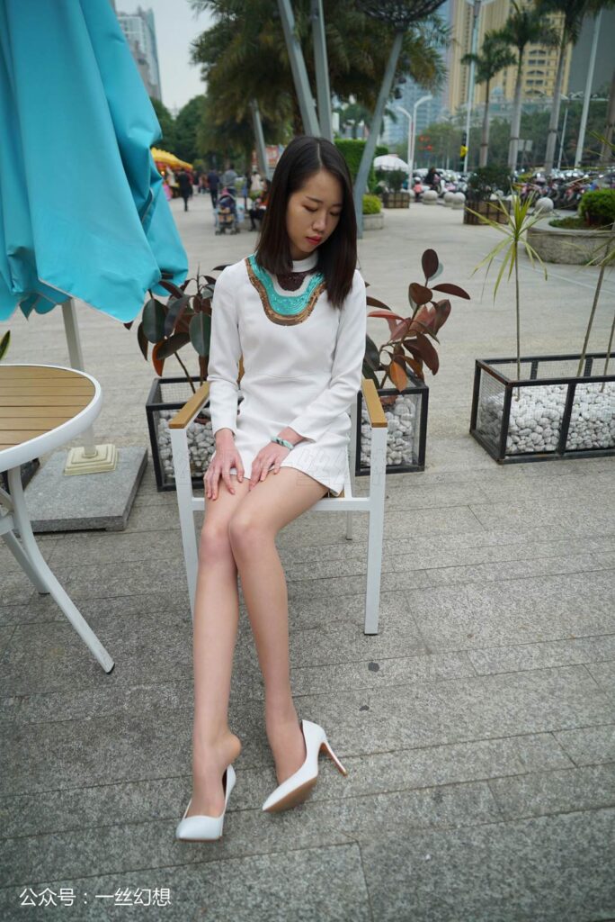 [高丝女子图鉴]袜小喵×一丝幻想 No.048 茜茜 [59P/70MB]插图1