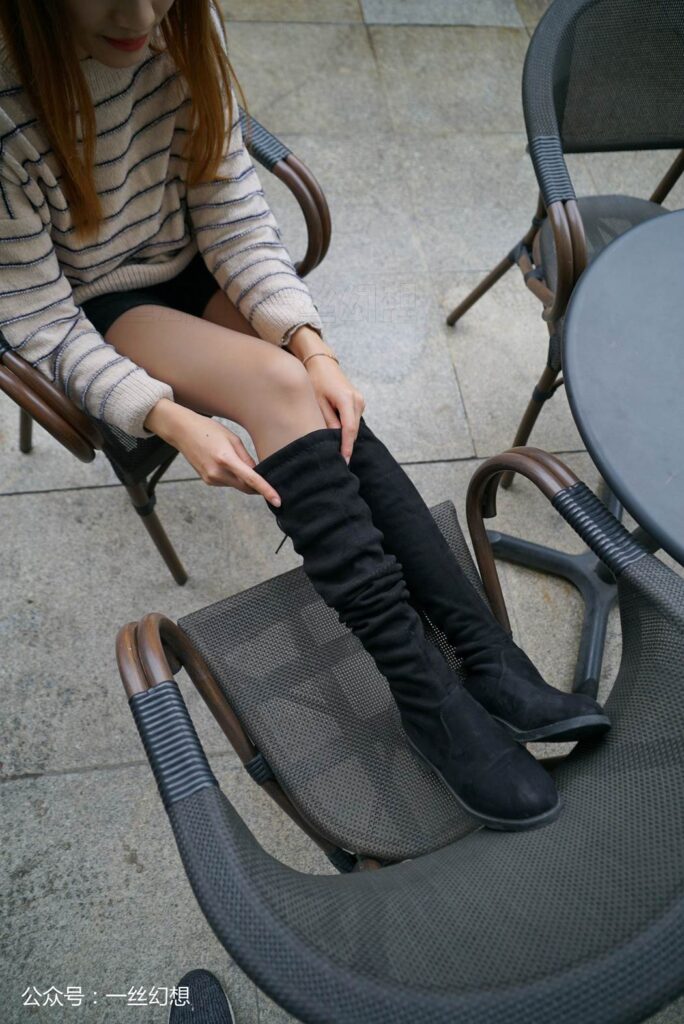 [高丝女子图鉴]袜小喵×一丝幻想 No.055 小唯 [59P/74MB]插图3